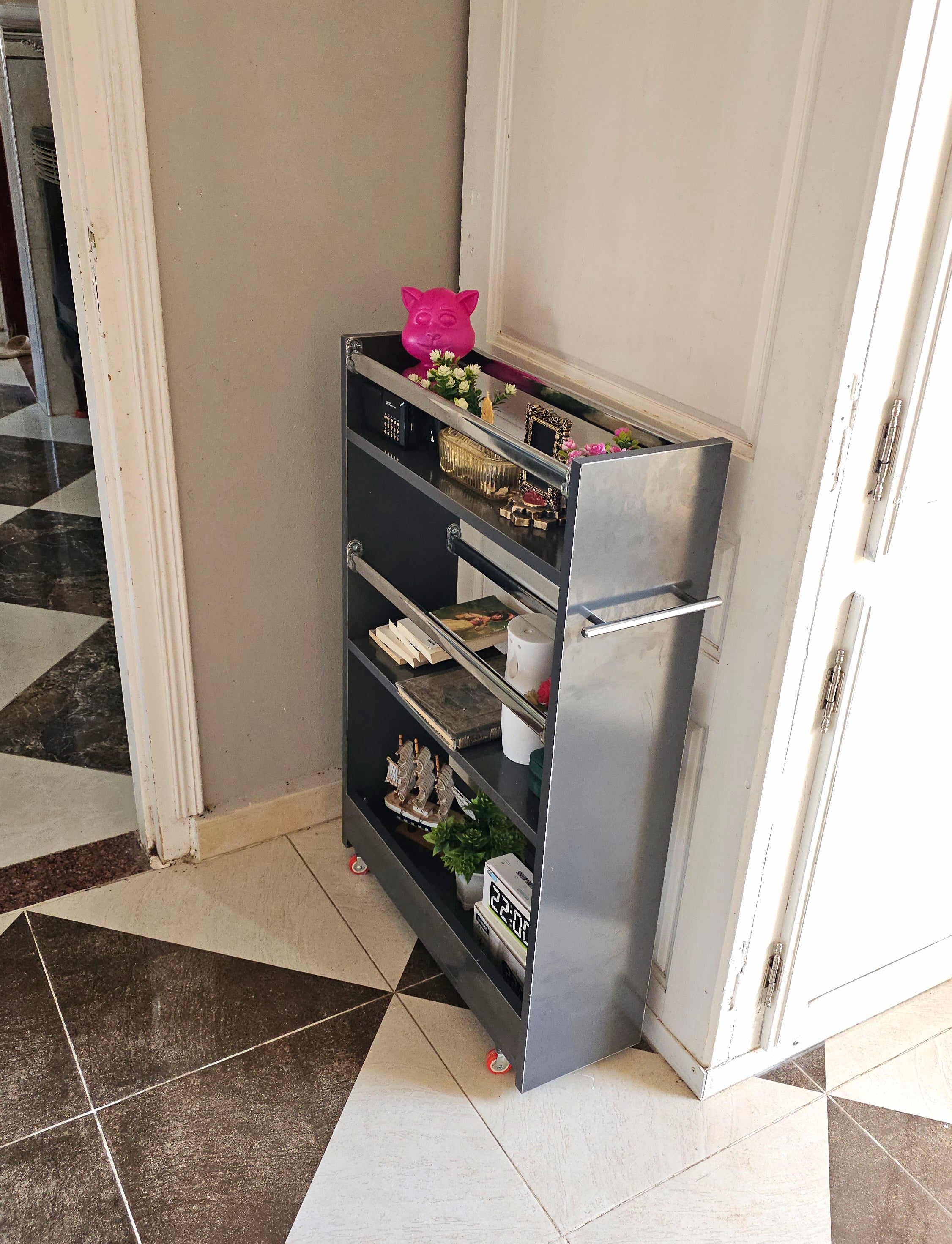 Organisateur  منظم لاستغلال المساحات الضيقة